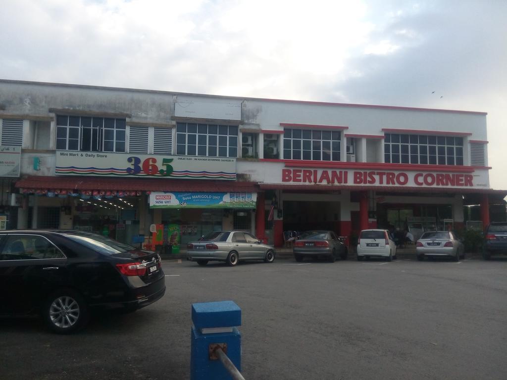 Kemaman Lodge & Cafe Chukai Exterior foto